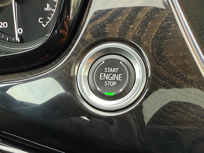 Cadillac XT6 Vehicle Full-screen Gallery Image 18