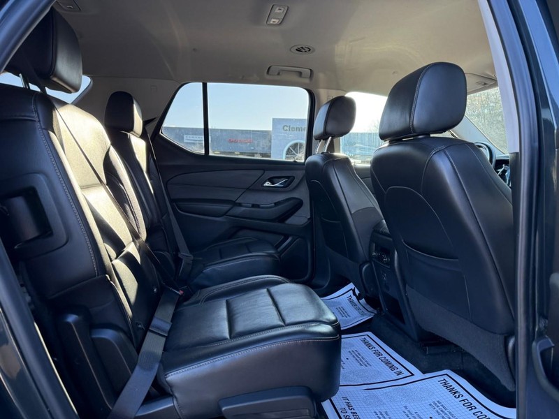 Chevrolet Traverse Vehicle Full-screen Gallery Image 11