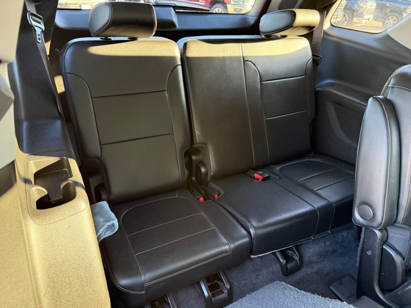 Chevrolet Traverse Vehicle Full-screen Gallery Image 12