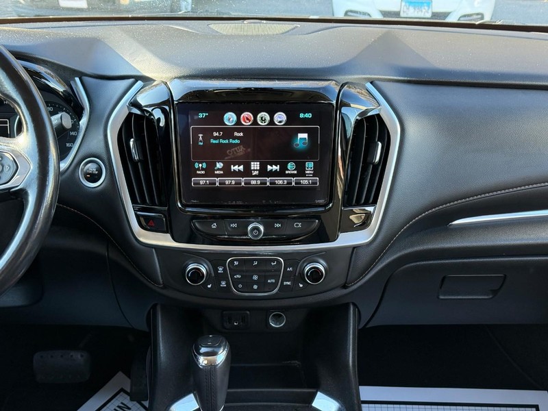 Chevrolet Traverse Vehicle Full-screen Gallery Image 15