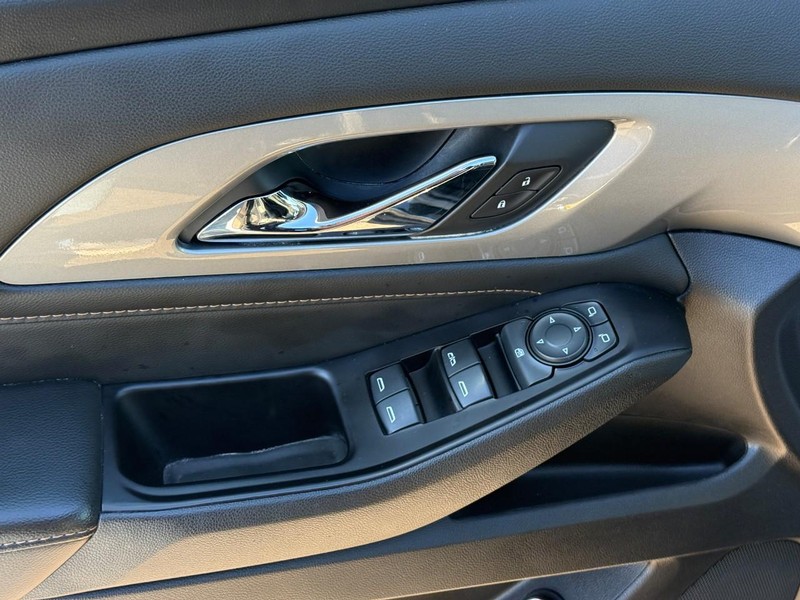 Chevrolet Traverse Vehicle Full-screen Gallery Image 17