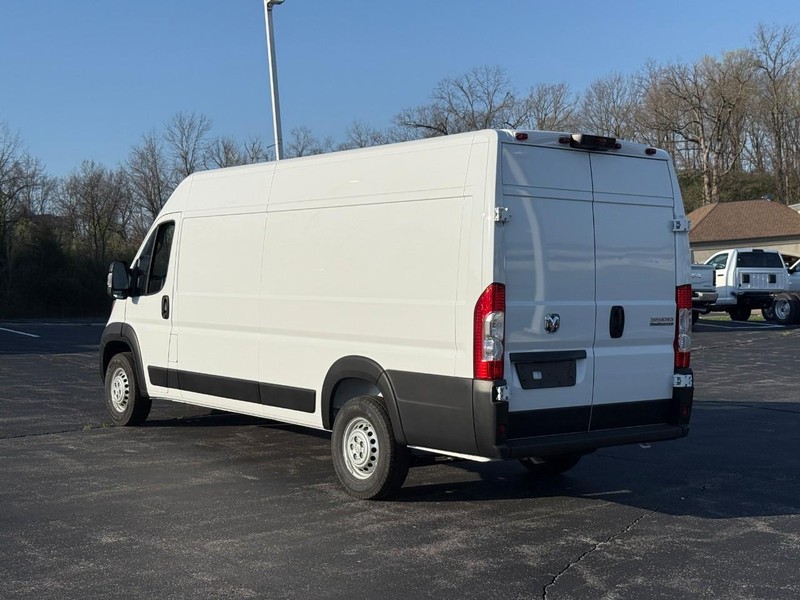 Ram ProMaster Cargo Van Vehicle Full-screen Gallery Image 3