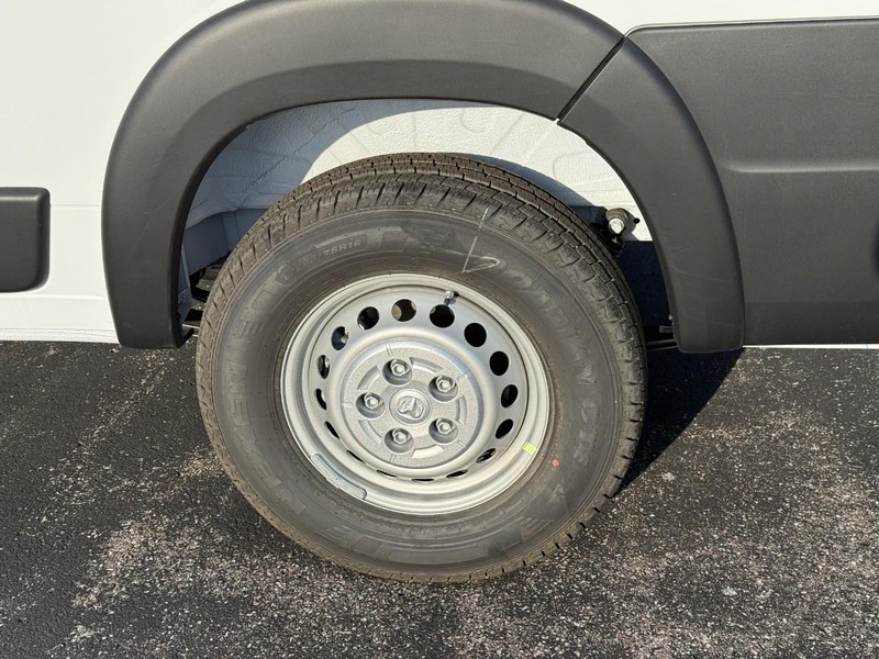 Ram ProMaster Cargo Van Vehicle Full-screen Gallery Image 4