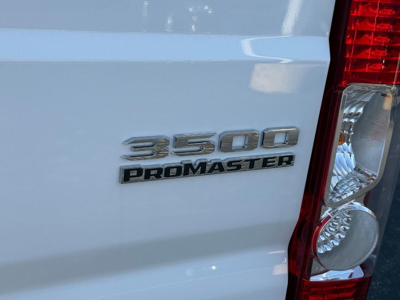 Ram ProMaster Cargo Van Vehicle Full-screen Gallery Image 5