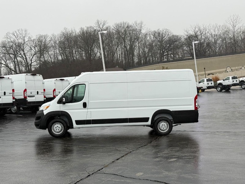 Ram ProMaster Cargo Van Vehicle Full-screen Gallery Image 2