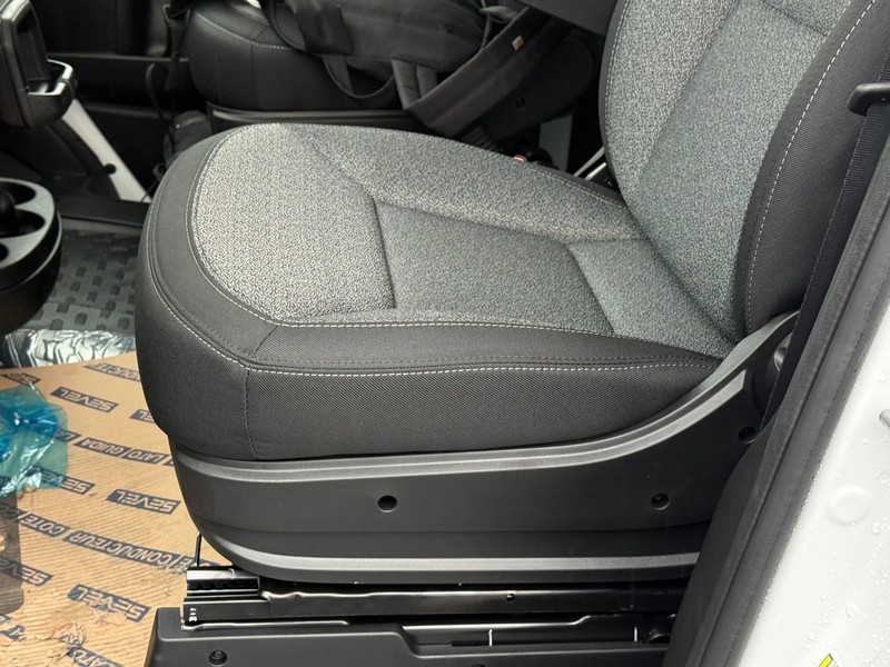 Ram ProMaster Cargo Van Vehicle Full-screen Gallery Image 9