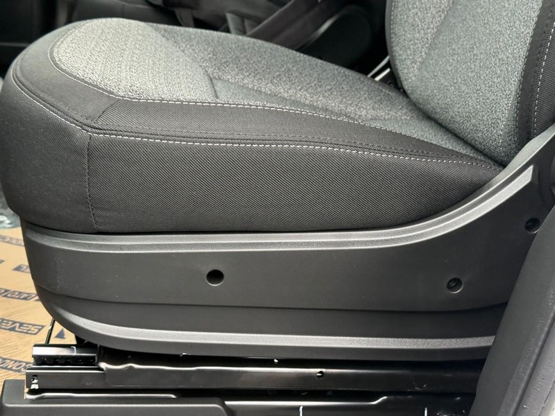 Ram ProMaster Cargo Van Vehicle Full-screen Gallery Image 10