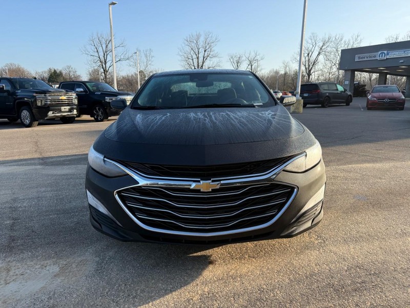 Chevrolet Malibu Vehicle Image 12