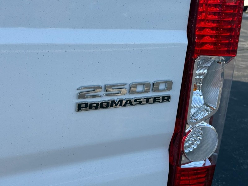 Ram ProMaster Cargo Van Vehicle Full-screen Gallery Image 5