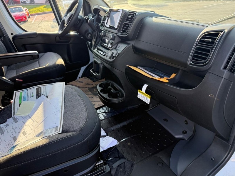 Ram ProMaster Cargo Van Vehicle Full-screen Gallery Image 7