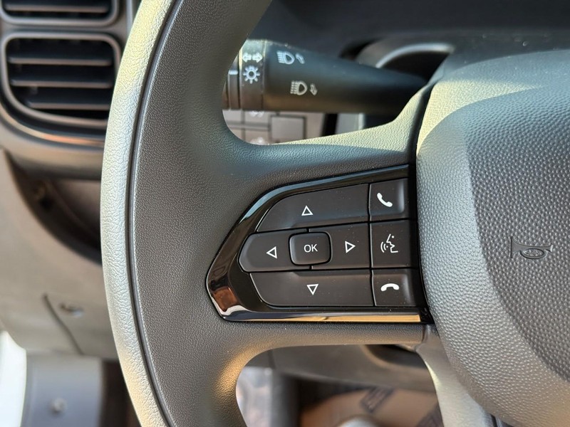 Ram ProMaster Cargo Van Vehicle Full-screen Gallery Image 9