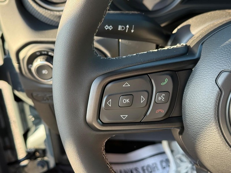 Jeep Wrangler Vehicle Image 12