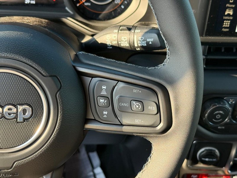 Jeep Wrangler Vehicle Image 13