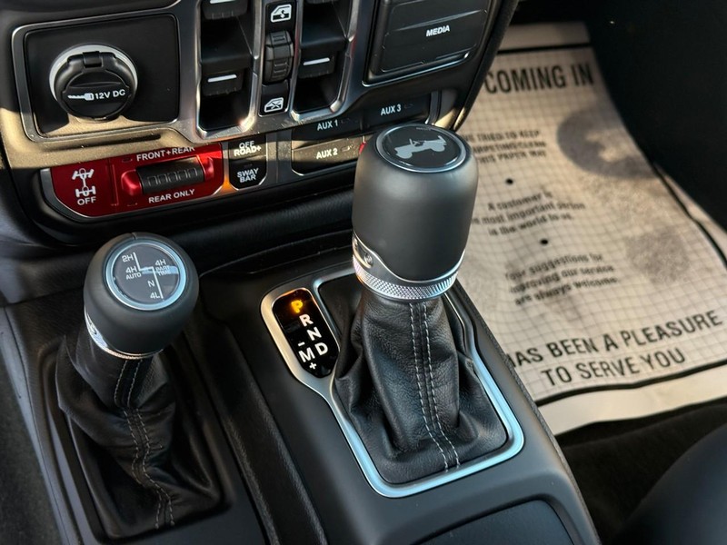 Jeep Wrangler Vehicle Image 14