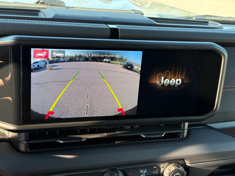 Jeep Wrangler Vehicle Image 16