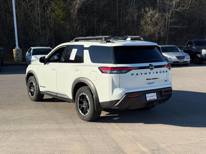 Nissan Pathfinder Vehicle Image 04