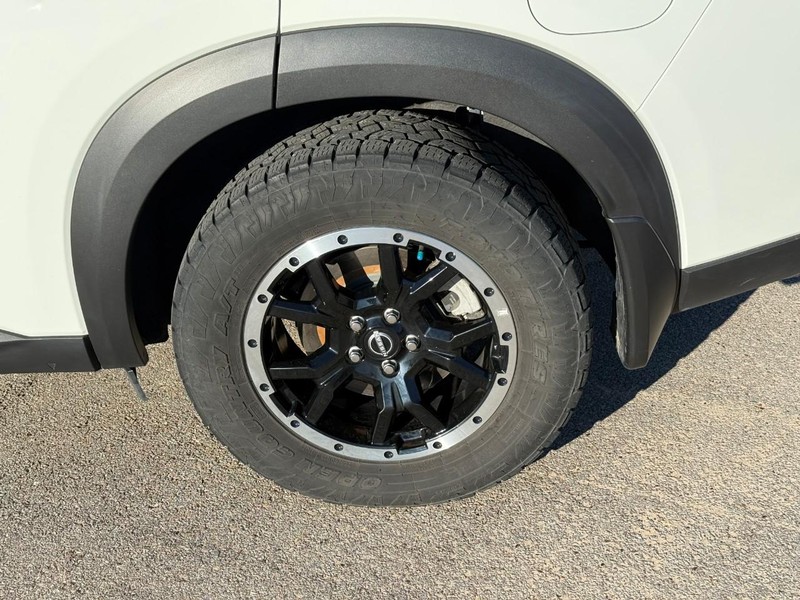 Nissan Pathfinder Vehicle Image 05