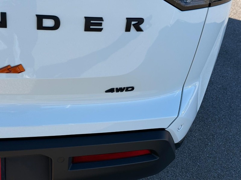 Nissan Pathfinder Vehicle Image 08