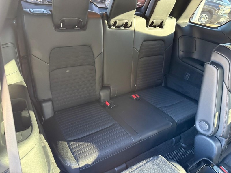 Nissan Pathfinder Vehicle Image 14