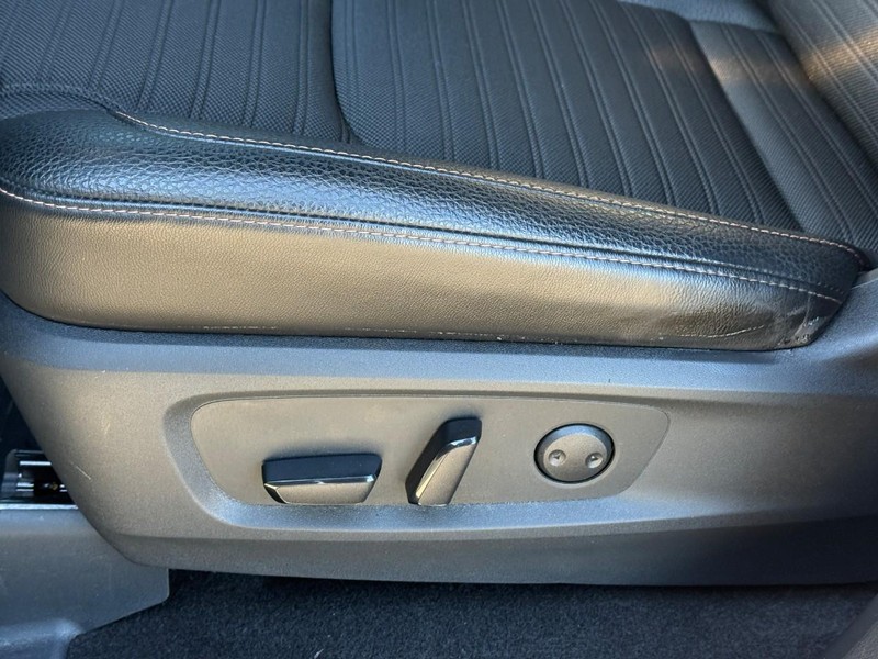 Nissan Pathfinder Vehicle Image 22