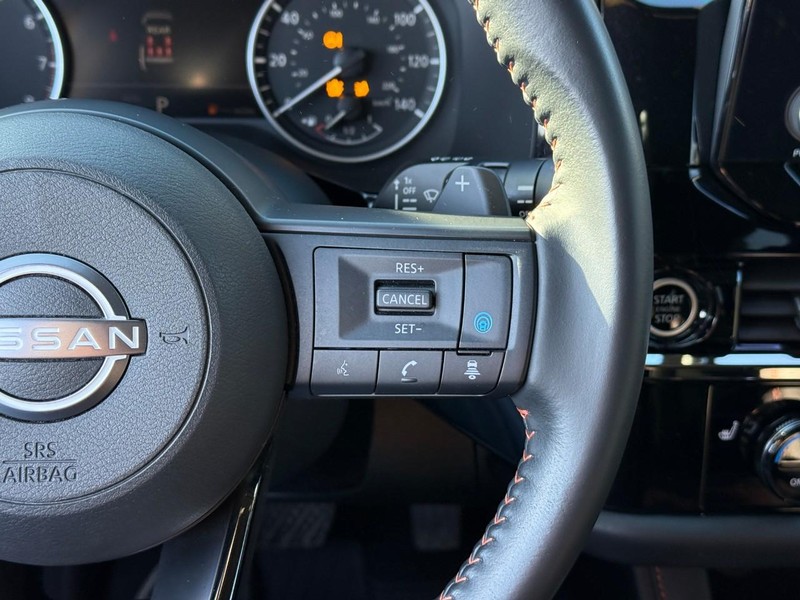 Nissan Pathfinder Vehicle Image 24