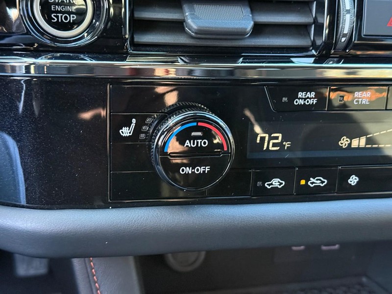 Nissan Pathfinder Vehicle Image 26