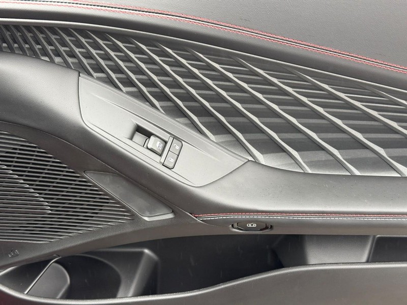 Dodge Charger Vehicle Full-screen Gallery Image 7