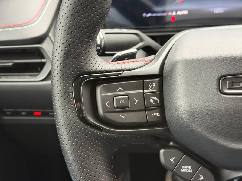 Dodge Charger Vehicle Full-screen Gallery Image 11