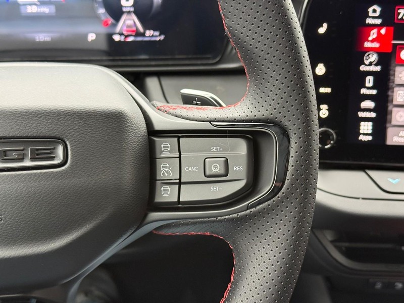 Dodge Charger Vehicle Full-screen Gallery Image 12