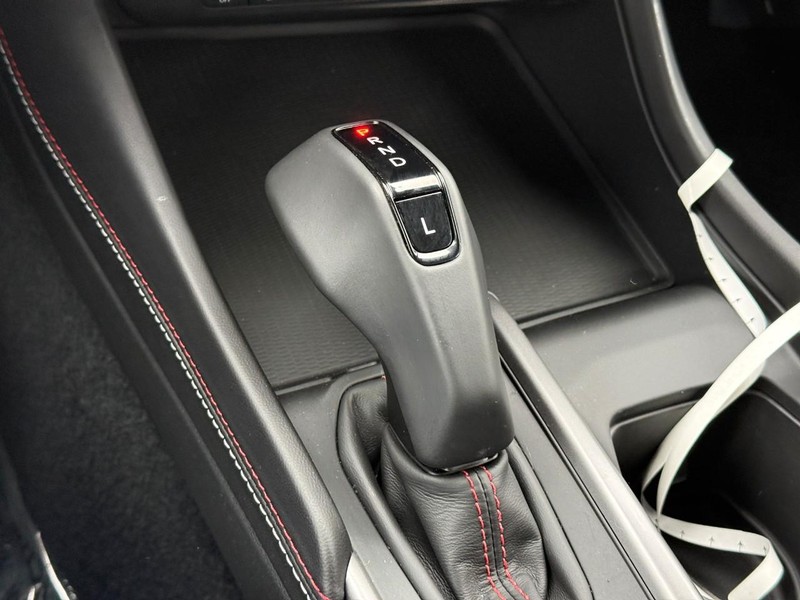 Dodge Charger Vehicle Full-screen Gallery Image 13