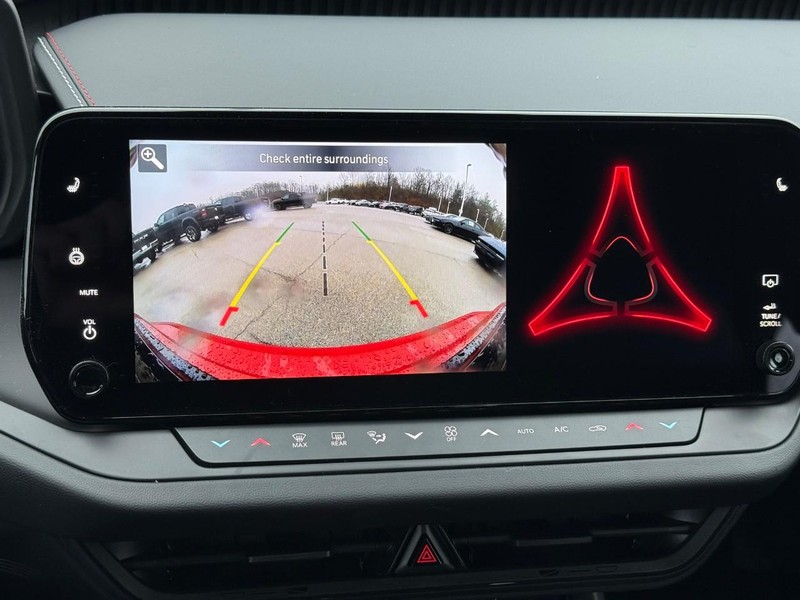 Dodge Charger Vehicle Full-screen Gallery Image 14