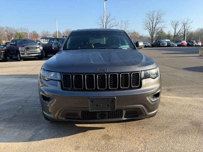 Jeep Grand Cherokee Vehicle Full-screen Gallery Image 8