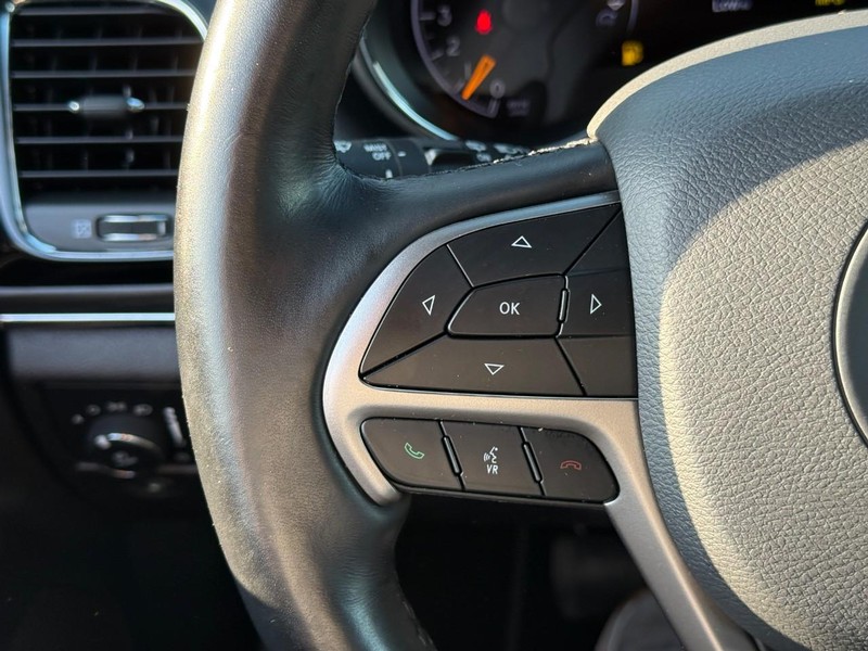 Jeep Grand Cherokee Vehicle Full-screen Gallery Image 19