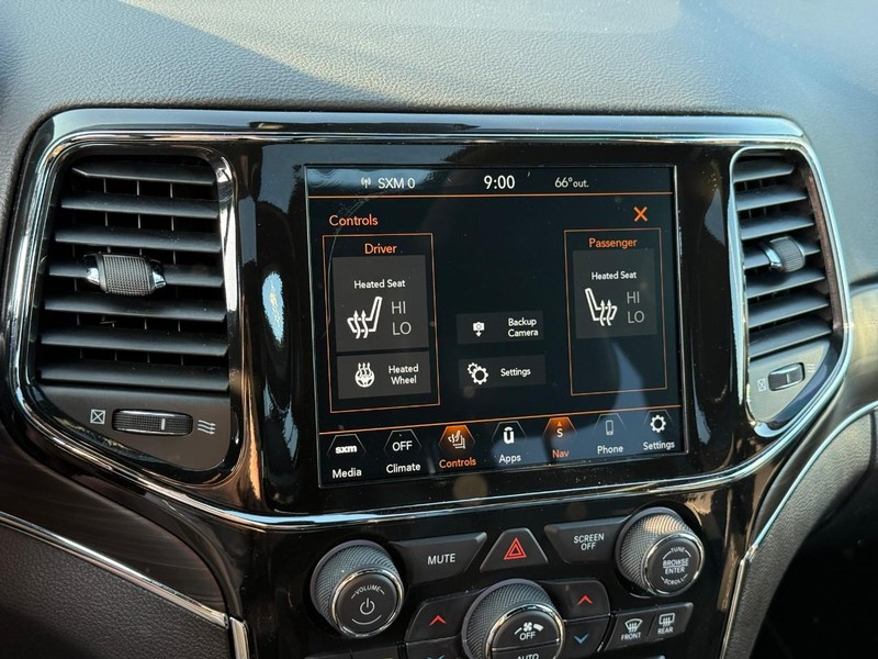 Jeep Grand Cherokee Vehicle Full-screen Gallery Image 23