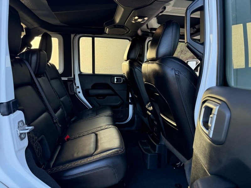 Jeep Wrangler Vehicle Image 12