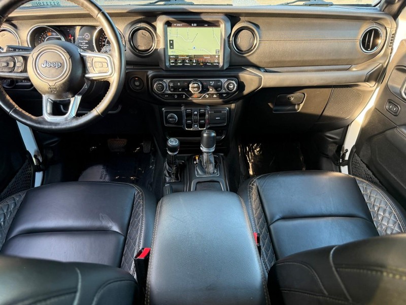 Jeep Wrangler Vehicle Image 13