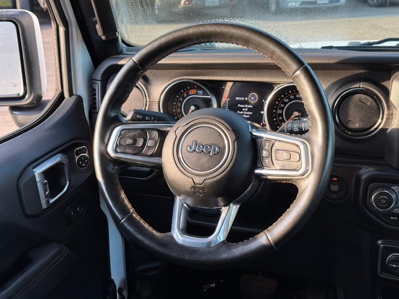 Jeep Wrangler Vehicle Image 14