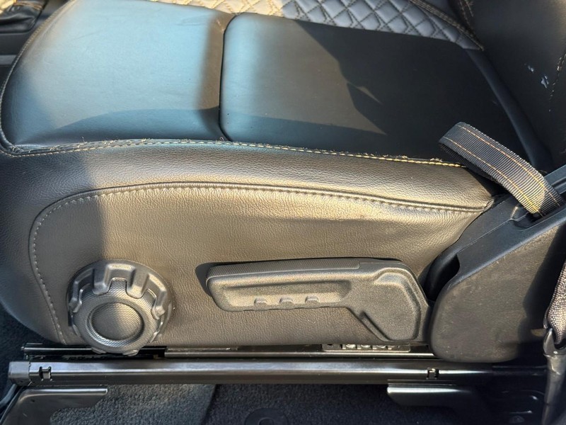 Jeep Wrangler Vehicle Image 19