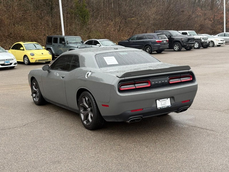Dodge Challenger Vehicle Image 04