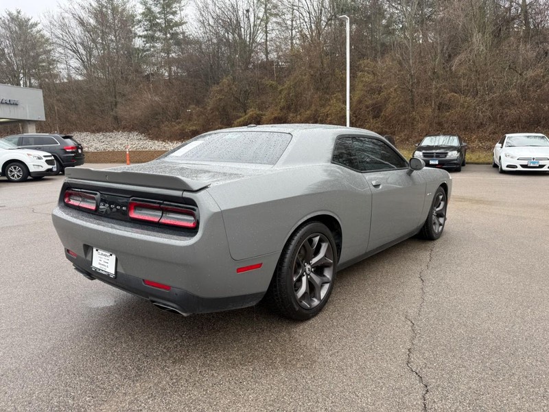 Dodge Challenger Vehicle Image 09
