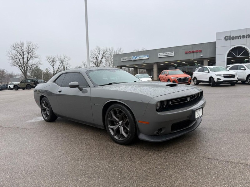 Dodge Challenger Vehicle Image 11