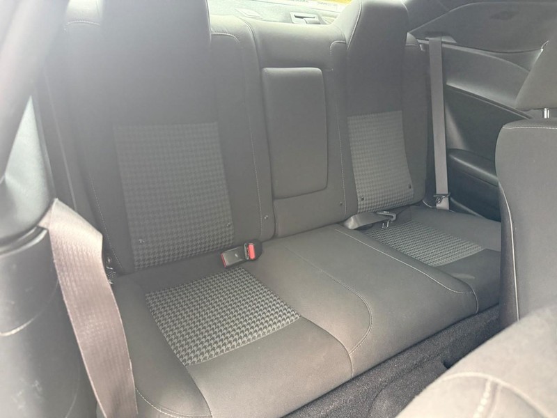 Dodge Challenger Vehicle Image 13