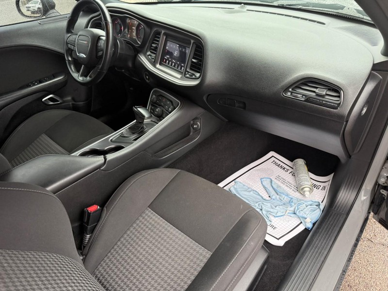 Dodge Challenger Vehicle Image 15