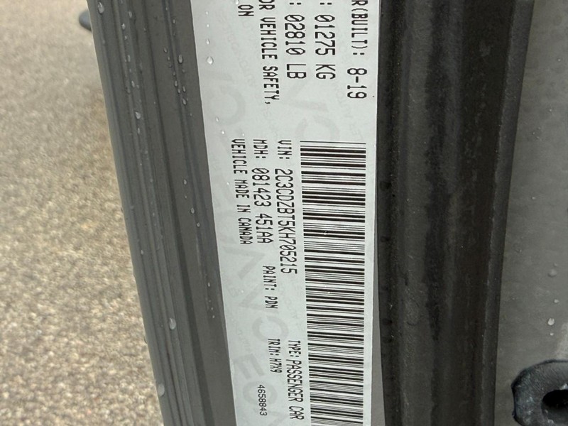 Dodge Challenger Vehicle Image 24