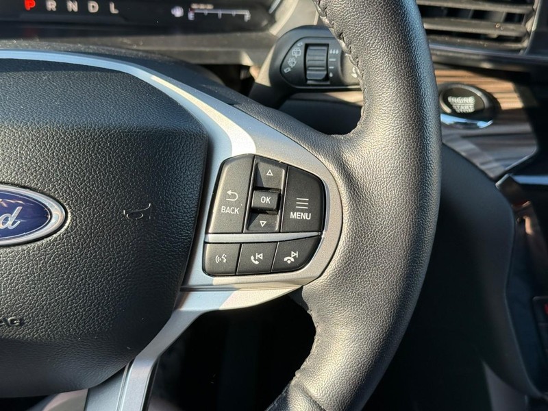 Ford Explorer Vehicle Image 25