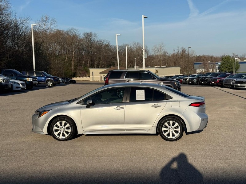 Toyota Corolla Vehicle Image 03