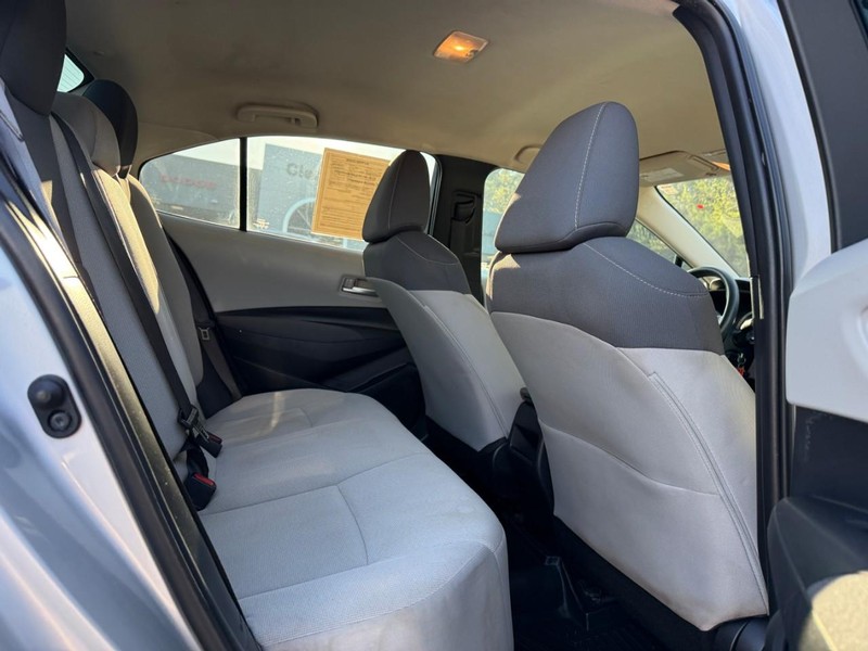 Toyota Corolla Vehicle Image 13