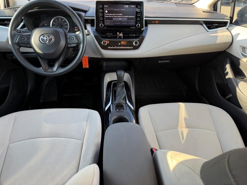 Toyota Corolla Vehicle Image 14