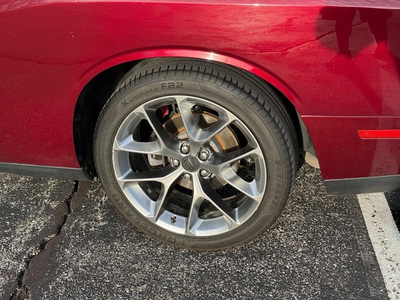 Dodge Challenger Vehicle Image 05