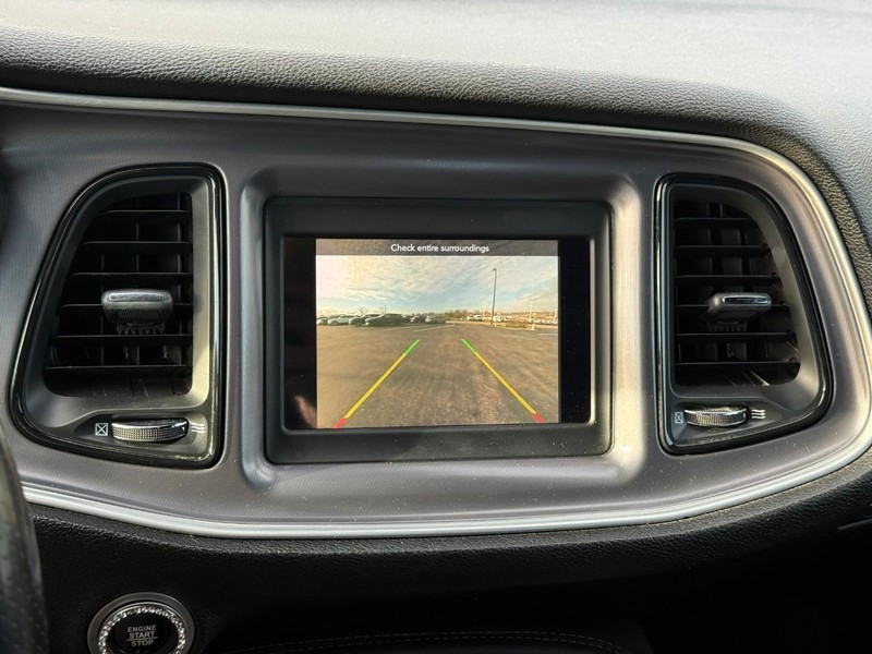 Dodge Challenger Vehicle Image 21